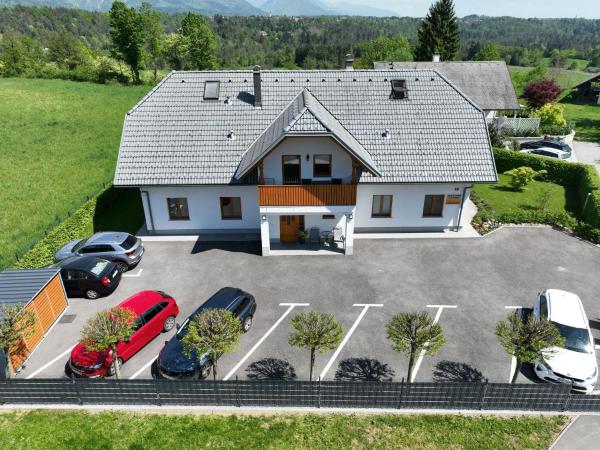 Nella foto è visibile l'oggetto Apartments Roberta situato nella città di Bled.