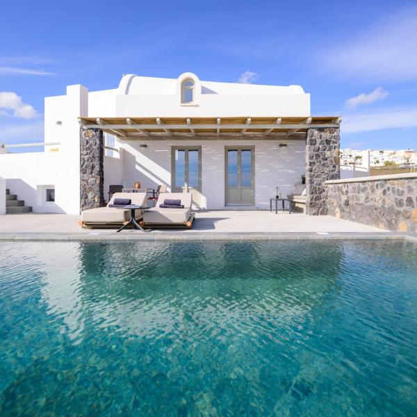 A la foto es mostra l'objecte Avan Luxury Villas situat a la ciutat de Pirgos.