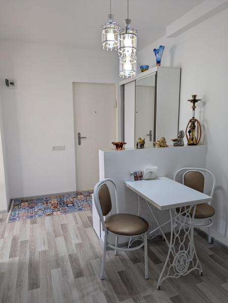 Na zdjęciu widoczny jest obiekt Nincho's House położony w mieście Ckaltubo.