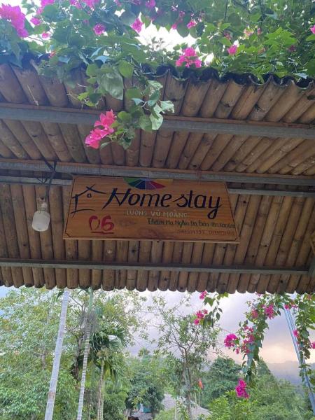The photo shows the Nhà homestay số 6 Vũ Hoàng located in the city of Na Lúng.