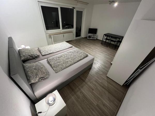 Na zdjęciu widoczny jest obiekt 3 Zimmer Standard Apartment - 7 Betten - 2 x Badezimmer położony w mieście Wolfsburg.