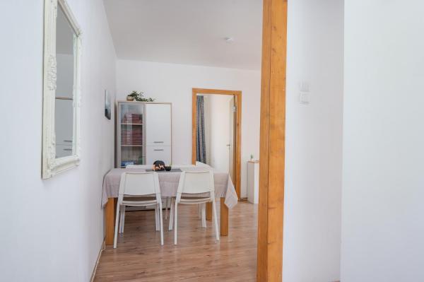 A la foto es mostra l'objecte Cozy Family Apartment Near the City Center situat a la ciutat de Tartu.
