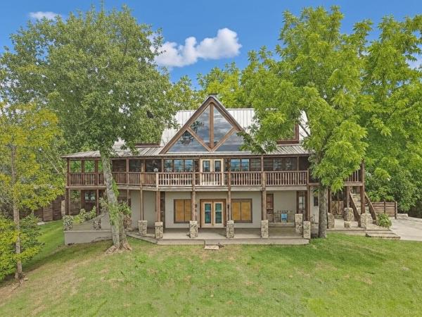 Paradise Glenn, Huge Cabin, Hot Tub, Game Room, 560 Free Tickets Each Paid Day! - Sevierville, TN