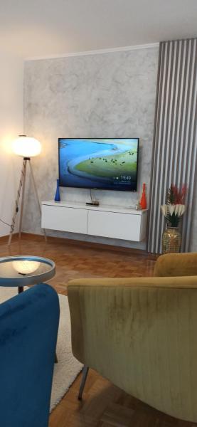 A la foto es mostra l'objecte Apartman B&D situat a la ciutat de Tuzla.
