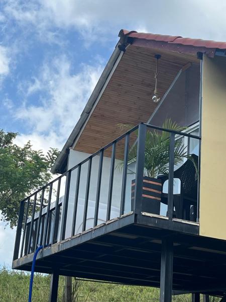 Na zdjęciu widoczny jest obiekt Divino Glamping Romantico Jacuzzi Villeta NUEVO położony w mieście Villeta.