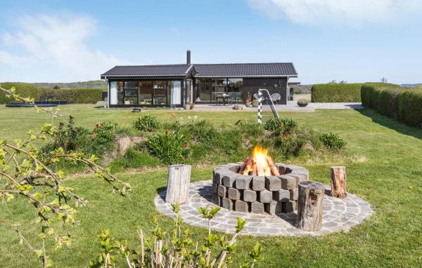 A la foto es mostra l'objecte Gorgeous Home In Ebeltoft With Wifi situat a la ciutat de Ebeltoft.