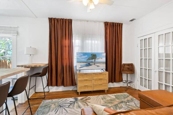 På billedet ses objektet Downtown St Pete Round Lake Gem Unit 622 beliggende i byen Sankt Petersborg.