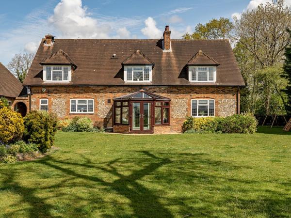 Pass The Keys Quintessential Chilterns Hideaway - Marlow