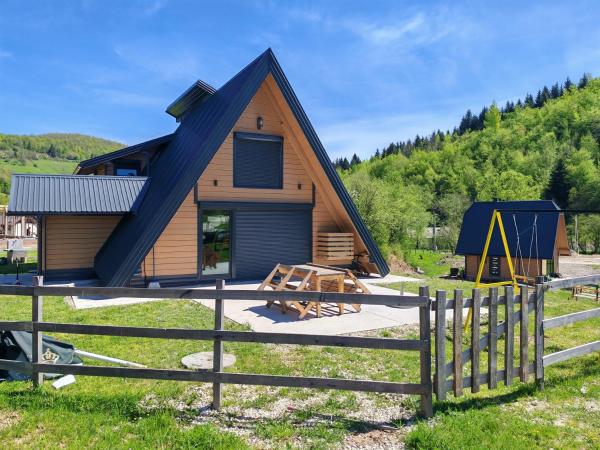La photo montre l'objet Jahorina Green Chalet situé dans la ville de Dvorišta.