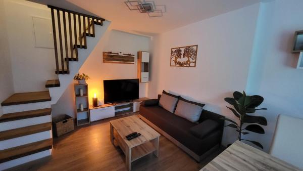 A la foto es mostra l'objecte Apartma Leila situat a la ciutat de Bohinj.