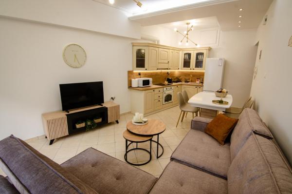 A la foto es mostra l'objecte M & E Guesthouse situat a la ciutat de Volos.