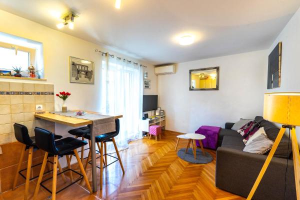 照片显示了位于Split市的Apartment Dumaneo Art - Two Bedroom Apartment物件。