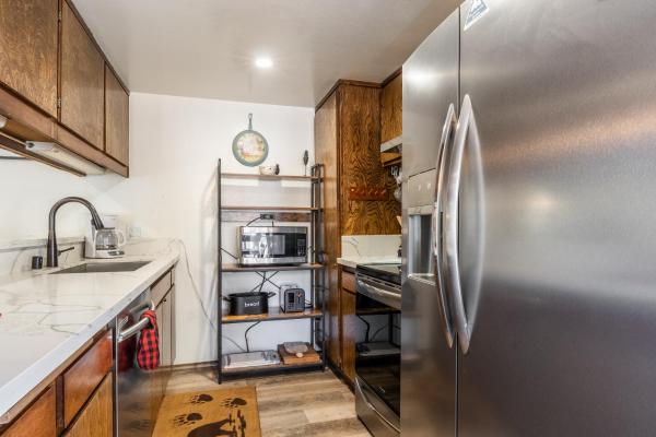 Foto 7: Ground Level, Sunshine Village #171- 2 bed/2 bath, Sleeps 6. Steps from Free Town Shuttle