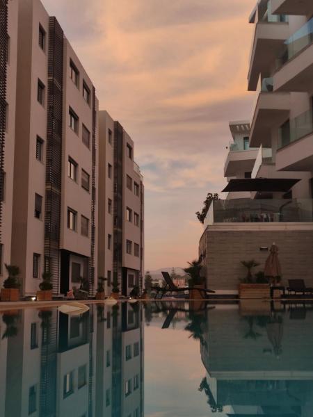 Na zdjęciu widoczny jest obiekt 2BR Agadir Apartment with Pool and Netflix położony w mieście Agadir.