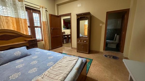 På billedet ses objektet Chitwan Comforts Apt 1 Room 1 beliggende i byen Nārāyangarh.