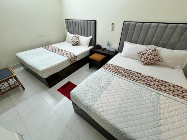 A la foto es mostra l'objecte Hotel D-Palace Near Haji Camp & Dhaka Airport situat a la ciutat de Dacca.