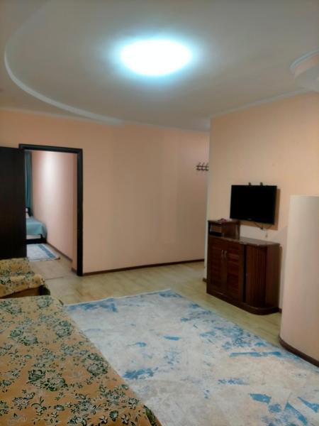 Apartamento de 1 dormitorio — 44 m² - Абая 40