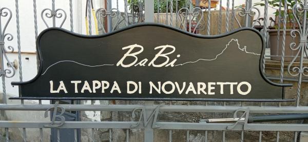 A la foto es mostra l'objecte Babi la tappa di novaretto situat a la ciutat de Condove.