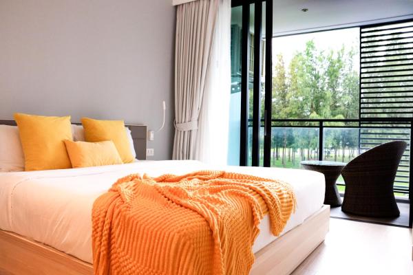 På billedet ses objektet Cassia Residence 2 BR Sea View beliggende i byen Phuket.