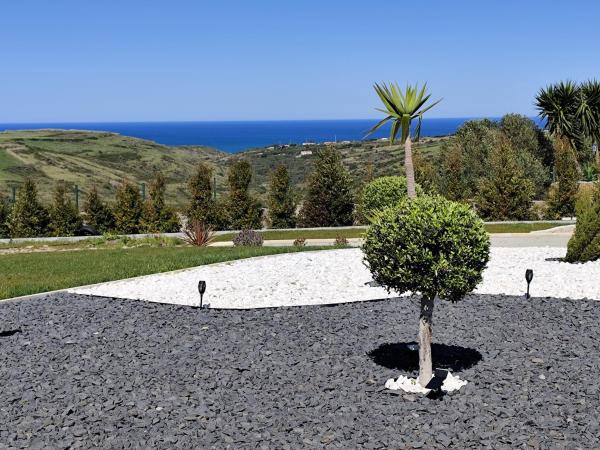 A la foto es mostra l'objecte Natural Park Heights situat a la ciutat de Assafora.