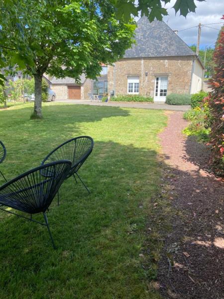 Na zdjęciu widoczny jest obiekt GITE de la Giraudais położony w mieście La Bazouges-du-Désert.