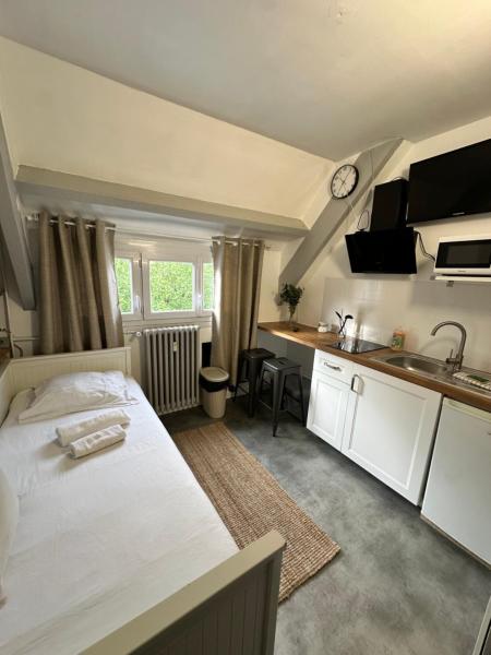 På billedet ses objektet STUDIO proche commodité et gare . Centre ville beliggende i byen Caen.