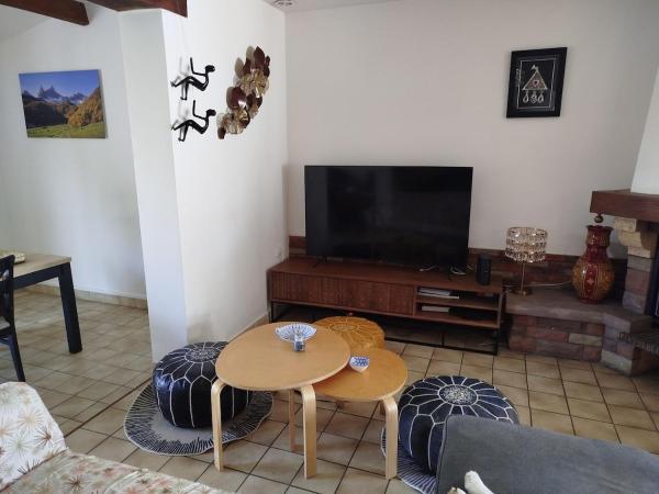 A la foto es mostra l'objecte Maison le Cerisier situat a la ciutat de Amiens.