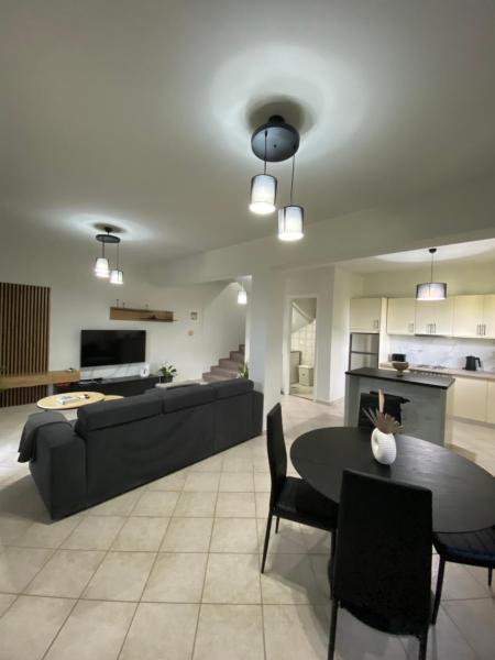 Na fotografii je vidět objekt Sea View House nacházející se ve městě Astrakeri.