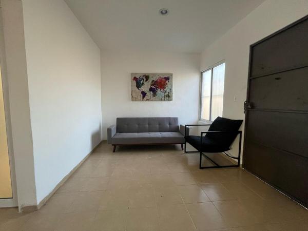 A la foto es mostra l'objecte Casa Yaxche 1 situat a la ciutat de Cholul.