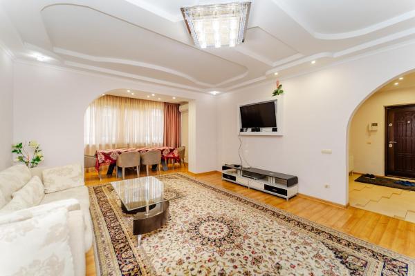 A la foto es mostra l'objecte Great 3 room apartment in the center city of Chisinau situat a la ciutat de Chisinau.
