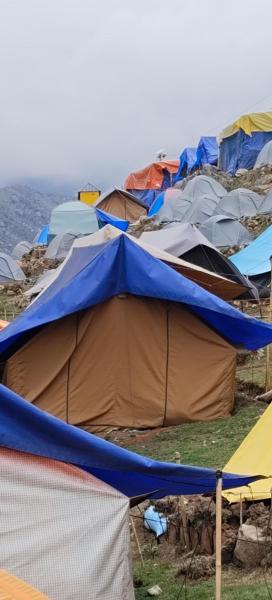 En la foto se muestra el objeto YATRA DHAM CAMP kedarnath ubicado en la ciudad de Kedārnāth.