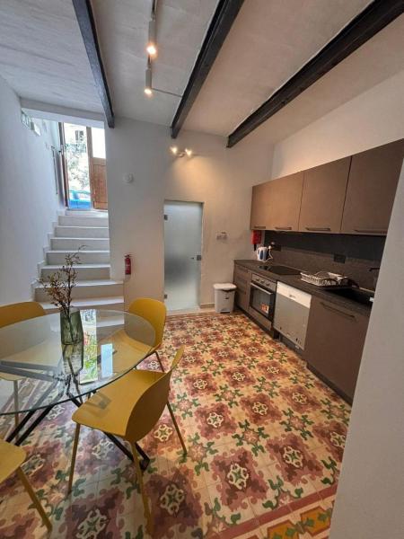 The photo shows the Santa Rita apartment located in the city of Għajn Dwieli.