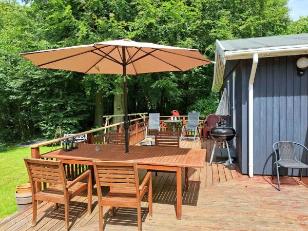 Na zdjęciu widoczny jest obiekt Cottage With Spa Near Sommerland Sjælland położony w mieście Højby.