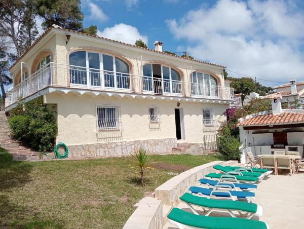 På billedet ses objektet Holiday Home Maria beliggende i byen Jávea.