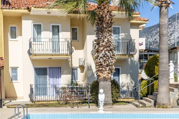 På billedet ses objektet Gökay Apart beliggende i byen Fethiye.
