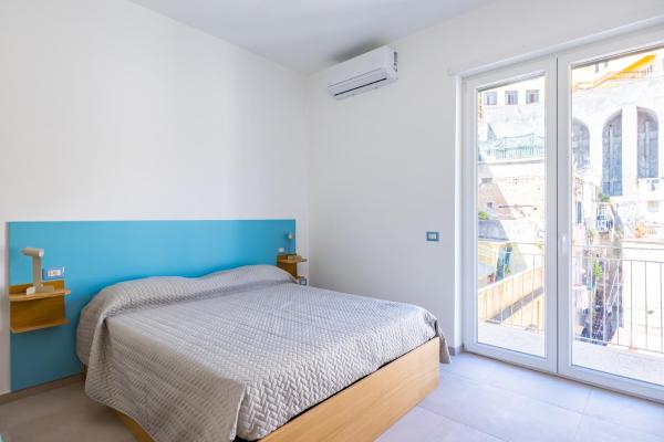 Brombeis Double Bedroom By Napoliapartments - Nápoles
