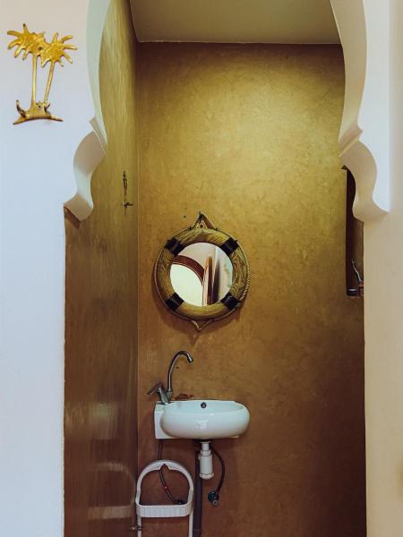 Nella foto è visibile l'oggetto Amud's room situato nella città di Mirleft.