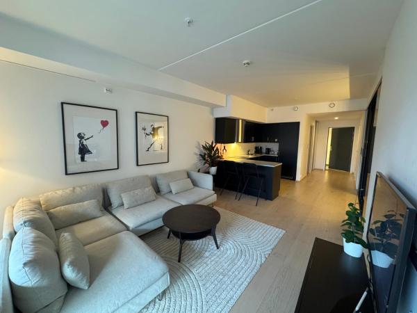 Modern three-room apartment, private terrace and roof terrace, Тронхейм