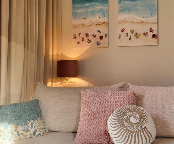 Na zdjęciu widoczny jest obiekt Apartament Camelia położony w mieście Jurata.