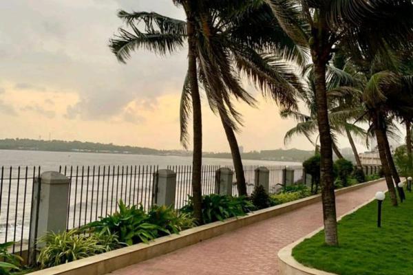 Beach Vibes - Mumbai