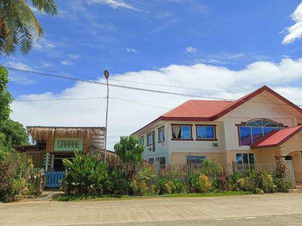 Na zdjęciu widoczny jest obiekt Bert's Place położony w mieście Siargao Island.