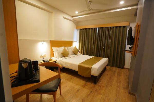 A la foto es mostra l'objecte The Byke Business - Landmark Pan India Pure Veg Hotel Chain situat a la ciutat de Indore.