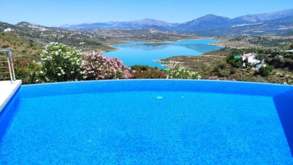Auf dem Foto ist das Objekt Villa Adelfas, Piscina infinity in der Stadt Málaga zu sehen.