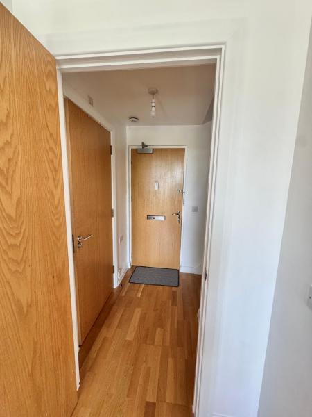 Foto 4: Spacious & Serene 2 Bed, Sleeps 6 With Canal View And Underground Parking