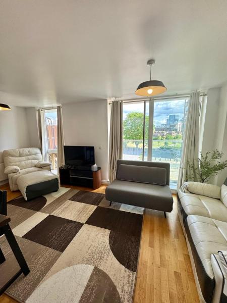 Foto 8: Spacious & Serene 2 Bed, Sleeps 6 With Canal View And Underground Parking