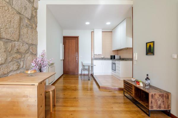 Foto 6: HostWise - Stylish Flat with Balcony