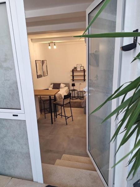 写真にはスプリト市にあるApartments Ankicaが写っています。