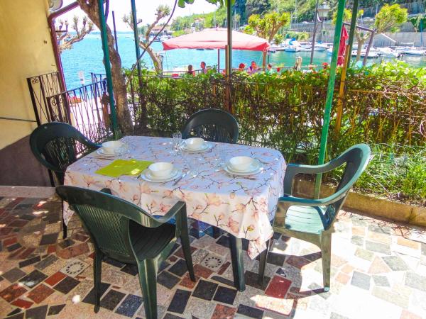 A la foto es mostra l'objecte Casa Domenica situat a la ciutat de Baveno.