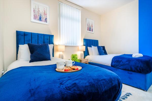 A la foto es mostra l'objecte Stylish & Comfy 3 Bedroom Home Sleeps 7 Unlimited WiFi & Parking Near Horwich Bolton, Dont Miss Out Book Today! situat a la ciutat de Blackrod.