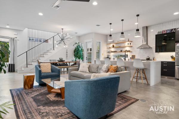 A la foto es mostra l'objecte Picture-Perfect Trendy Vibes Minutes From Rainey situat a la ciutat de Austin.